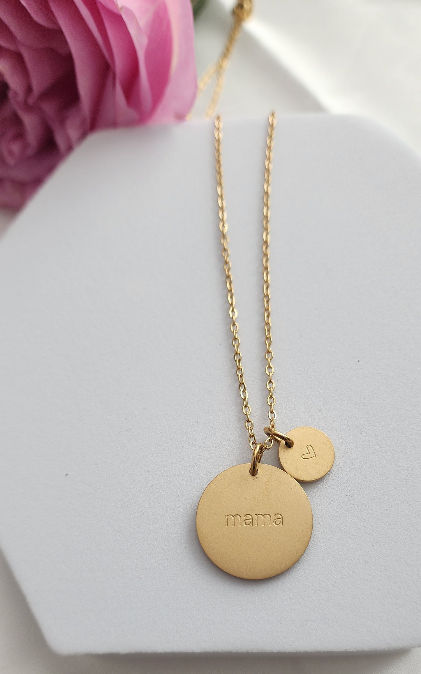 Mama Necklace